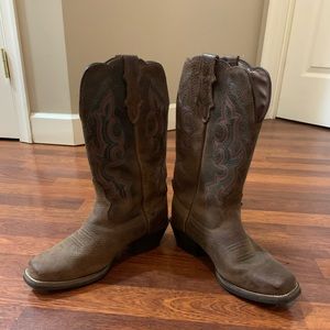 Women’s cowgirl boots